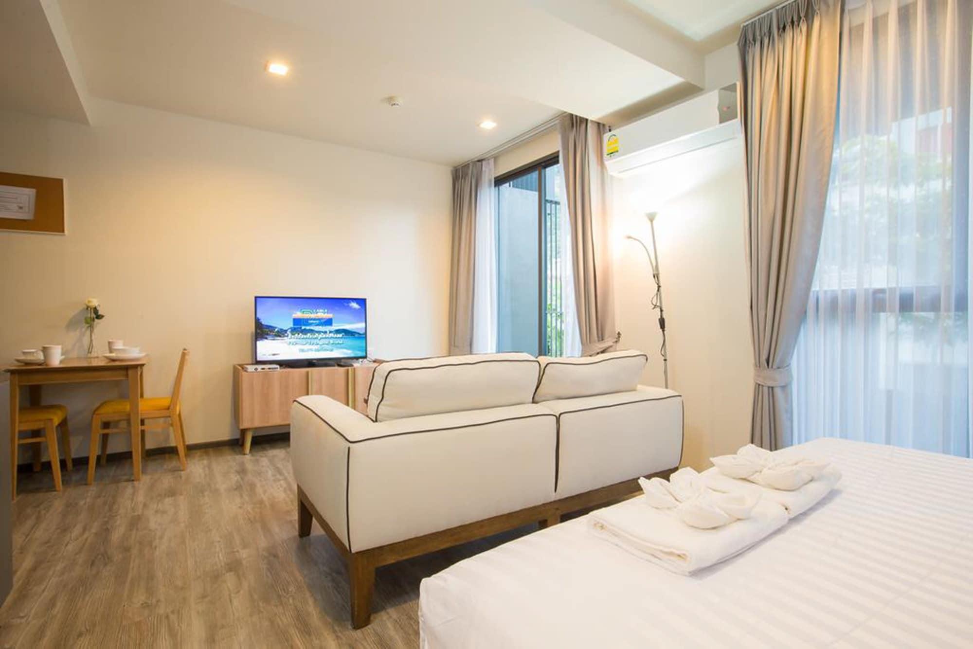 The Deck Condo Patong By Vip Luaran gambar