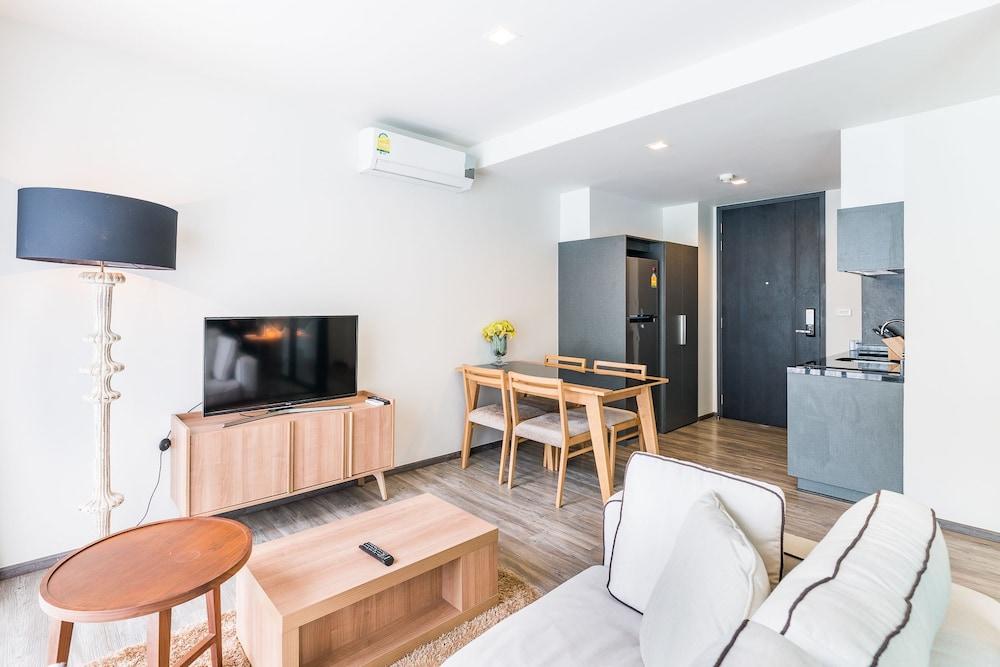 The Deck Condo Patong By Vip Luaran gambar