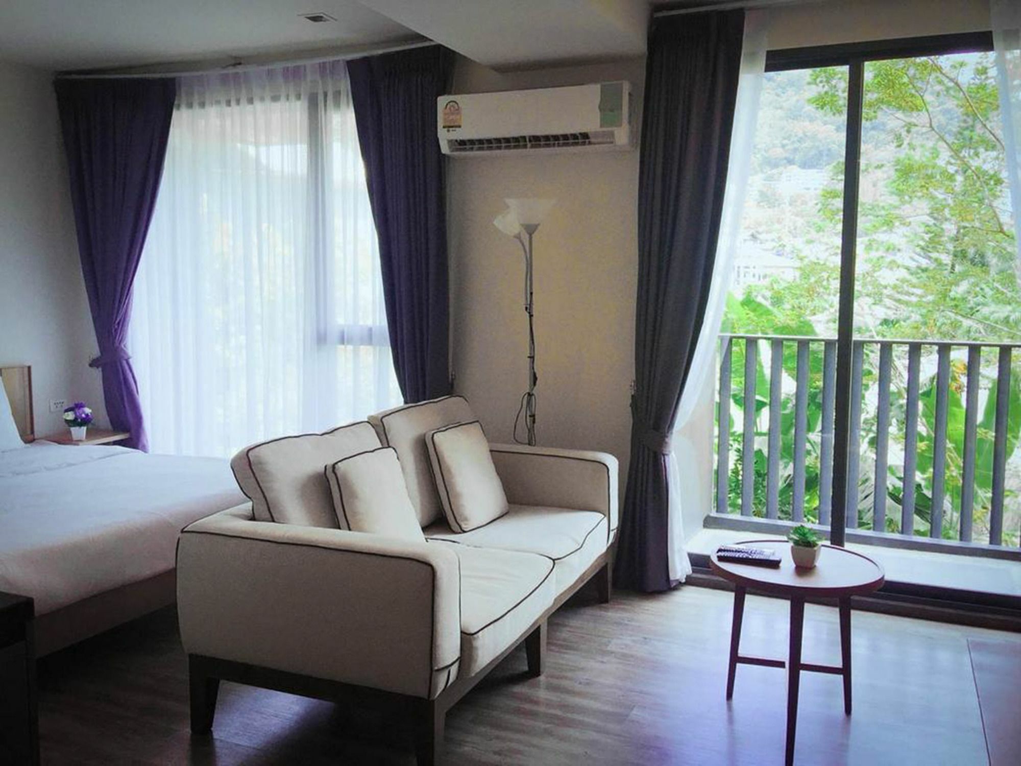 The Deck Condo Patong By Vip Luaran gambar