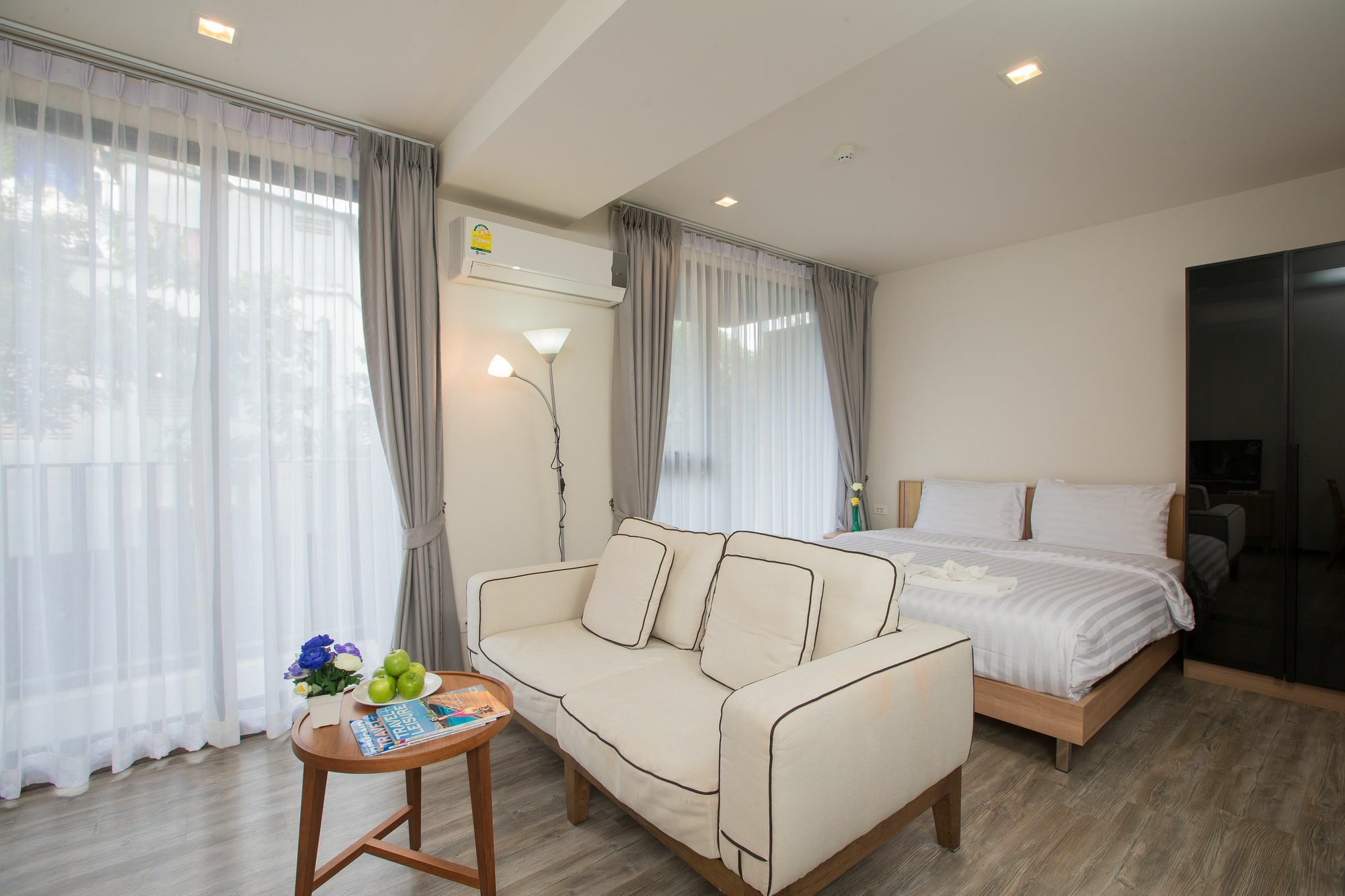 The Deck Condo Patong By Vip Luaran gambar