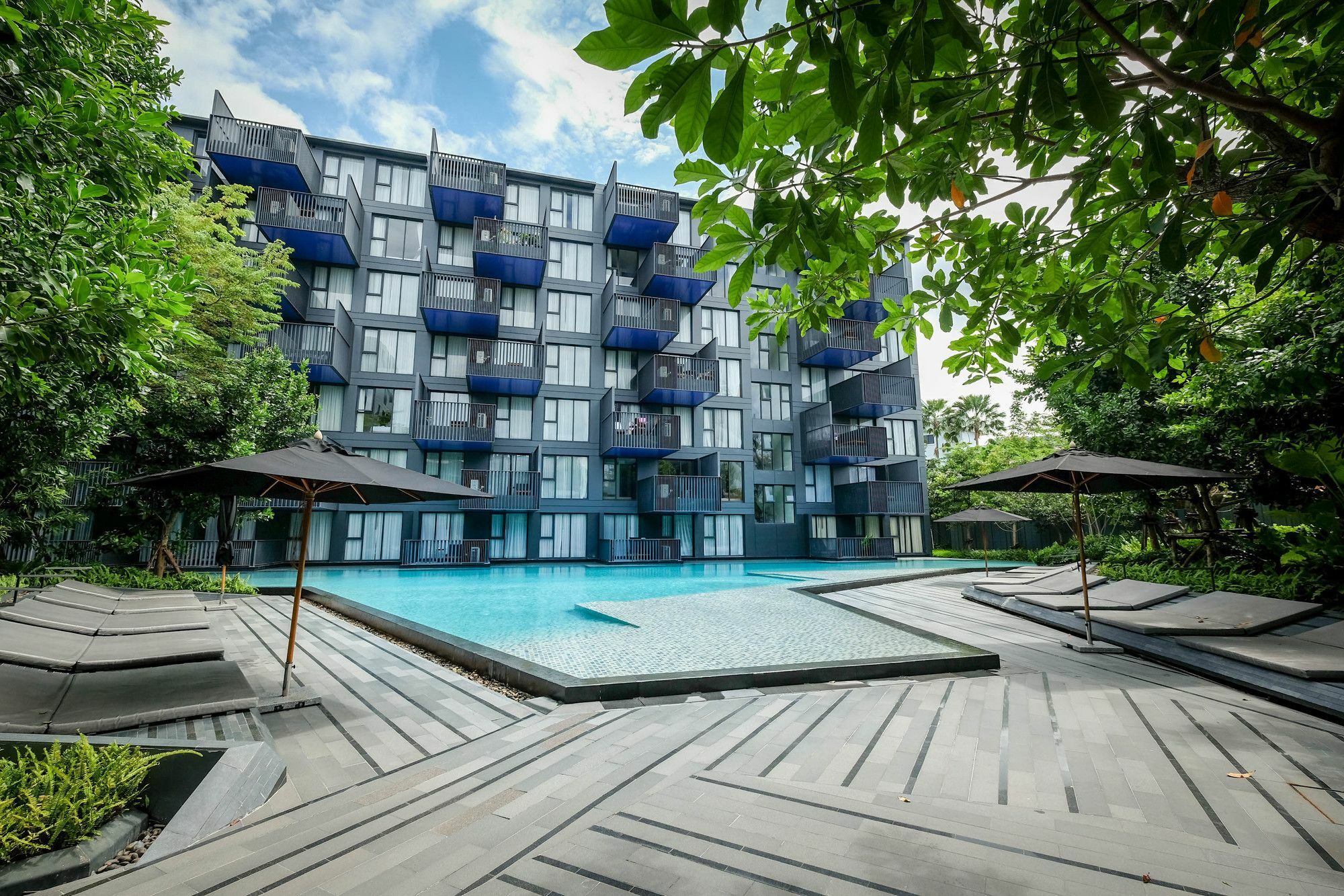 The Deck Condo Patong By Vip Luaran gambar